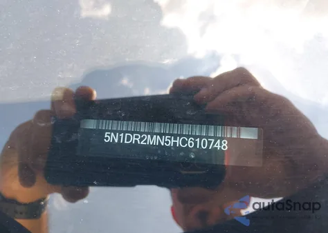 2017 Nissan Pathfinder S/Sv/Sl/Platinum z USA, uszkodzony, nr VIN 5N1DR2MN5HC610748